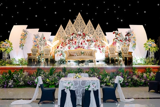 tiga_dara_Paket Pernikahan Tanpa Gedung_PAKET PERNIKAHAN GEDUNG ADAT JAWA (GEBYOK) 500 TAMU