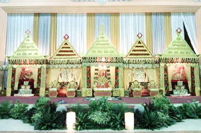 tiga_dara_Paket Pernikahan Tanpa Gedung_Paket Pernikahan Gedung Adat Bugis 500 Tamu 