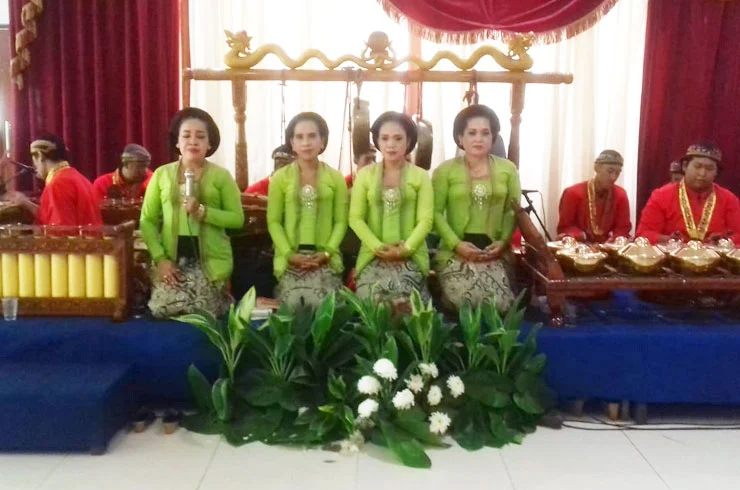 tiga_dara_Entertainments_Campur Sari Gamelan