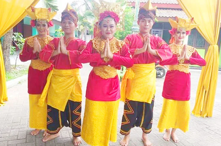 tiga_dara_Entertainments_Tari Piring, Tari Gelombang, Tari Persembahan